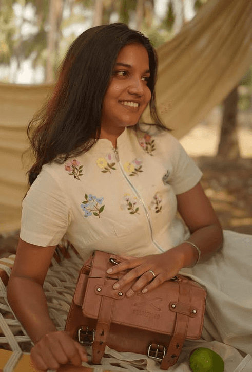 Veyil poo dress